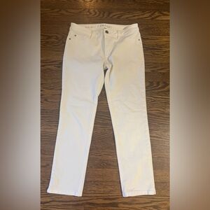 VGUC- DL1961 Low Rise, Skinny Jeans in White.
